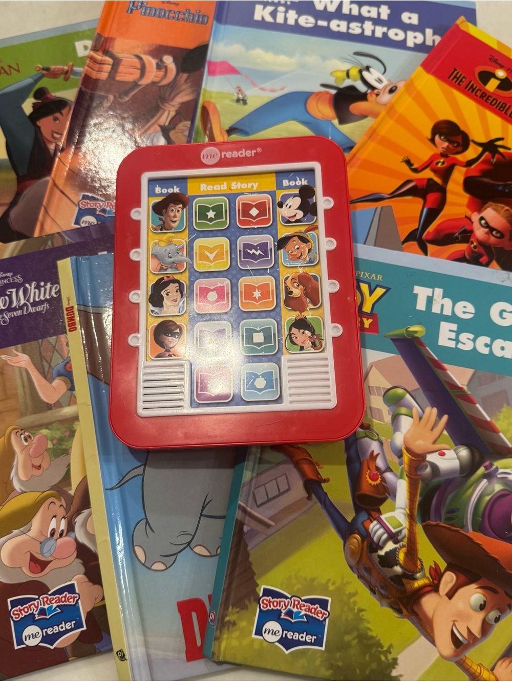 GUC Disney x Me Reader | Electronic reader | 8 book library set
